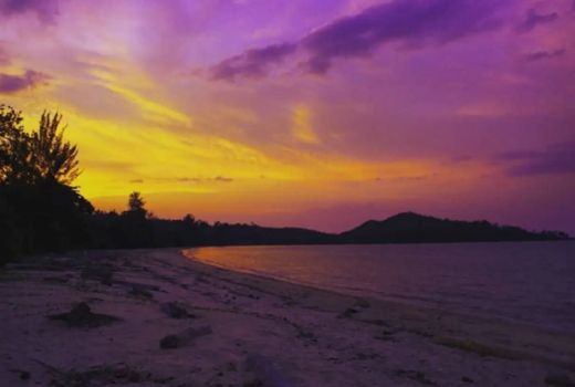 Menikmati Sunset di Pantai Pandan Tapanuli Tengah - GenPI.co SUMUT