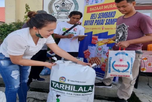Wah! Warga Porsea Toba Beli Sembako Pakai Sampah - GenPI.co SUMUT