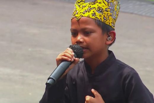 Hibur Presiden, Siapa Sosok Penyanyi Cilik Viral Itu? - GenPI.co SUMUT