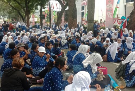 Ratusan Guru PAUD Demo DPRD Sumut, Tuntutan Tegas - GenPI.co SUMUT