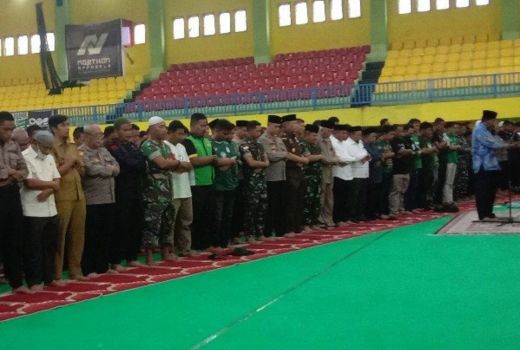 Sumut Salat Gaib untuk Korban Tragedi Kanjuruhan - GenPI.co SUMUT