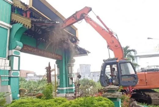 Budayawan Dukung Bobby Nasution Pugar Gapura Perbatasan - GenPI.co SUMUT