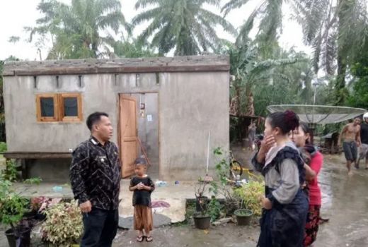Puting Beliung, 2 Rumah di Labuhanbatu Utara Rusak - GenPI.co SUMUT