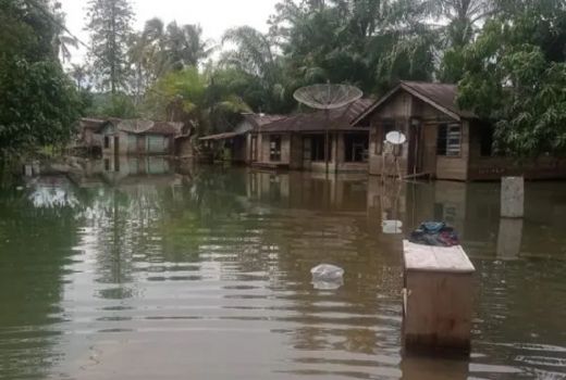Sebulan Banjir Rendam Rumah Warga Tapanuli Selatan - GenPI.co SUMUT