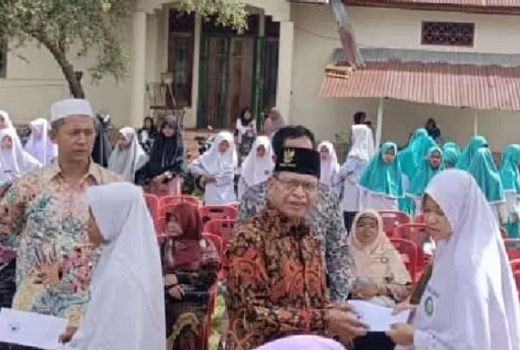 450 Santri Kurang Mampu di Palas Terima Beasiswa - GenPI.co SUMUT