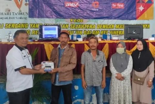 Menkominfo Bagikan 2.871 STB Gratis di Deli Serdang - GenPI.co SUMUT