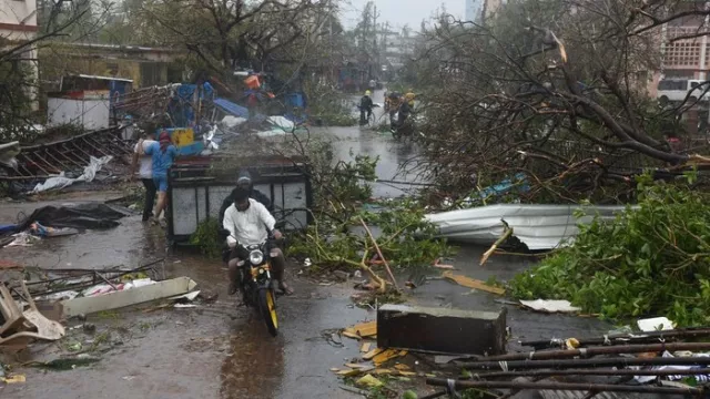 India Diambang Kehancuran, Dihantam Topan & Corona, Warga Merana - GenPI.co
