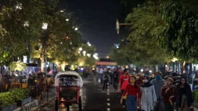 Malioboro Jogja Kembali Dibuka, Masyarakat Boleh Kulineran - GenPI.co