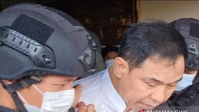 Kasus Munarman Berbuntut Panjang, Teriakan Aziz Yanuar Tegas - GenPI.co