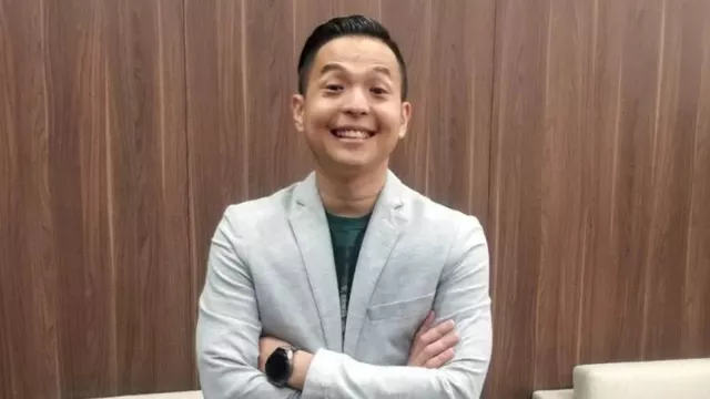 Ernest Prakasa: Keterlaluan, Sangat Keterlaluan - GenPI.co Ernest Prakasa: Keterlaluan, Sangat Keterlaluan - GenPI.co