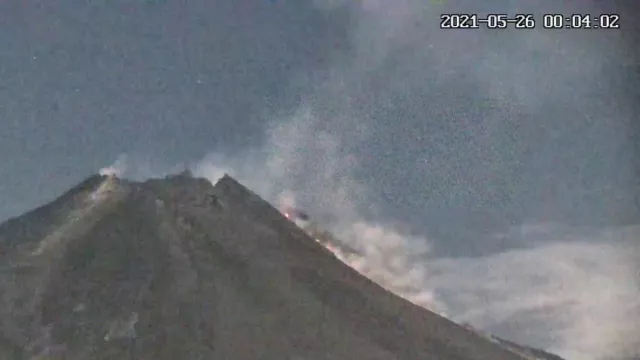 Erupsi, Awan Panas Merapi Meluncur 1,5 Km - GenPI.co