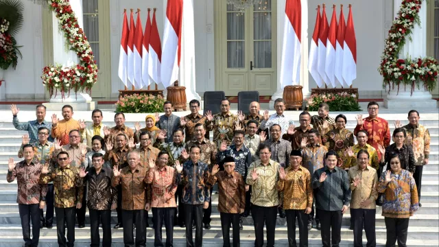 Hanya Jadi Beban bagi Jokowi, Inilah 8 Menteri yang Layak Dicopot - GenPI.co