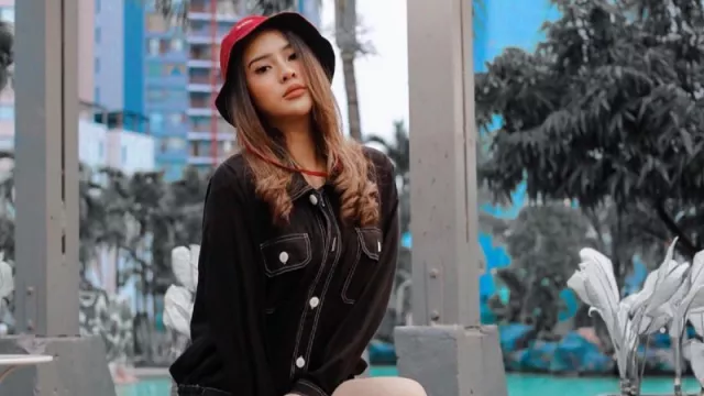 Teman Berkeringat Anya Geraldine Bikin Kepo, Ternyata OMG! - GenPI.co