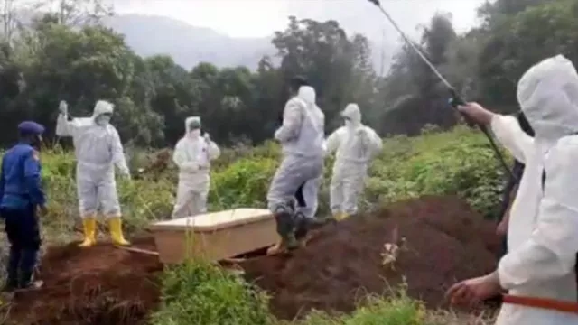 Lonjakan Kasus di Garut, Ratusan Peti Jenazah Dipesan - GenPI.co