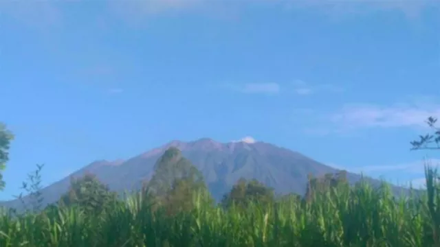 5 Fakta Menarik Gunung Raung, Nomor 3 Paling Wow! - GenPI.co