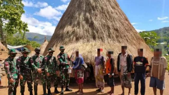 Sisa Perang, Satgas Pamtas RI-Timor Leste Terima Senjata Api - GenPI.co