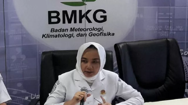 BMKG Beri Alarm Bahaya di Indonesia, Petani Mohon Waspada - GenPI.co