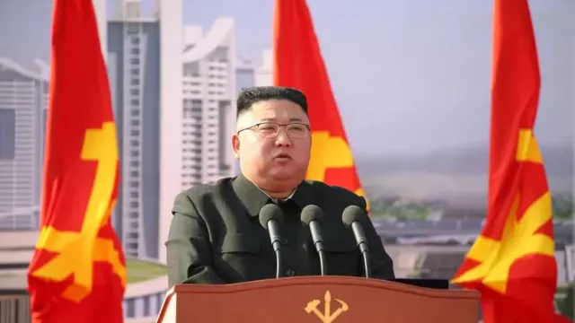 Penampilan Baru Kim Jong Un Bikin Pangling, Spekulasi Menyeruak - GenPI.co