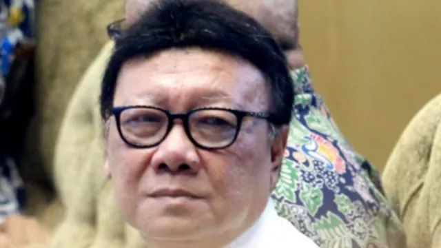 Menteri Tjahjo Kumolo Lempar Bola Panas, Honorer Bisa Semringah - GenPI.co