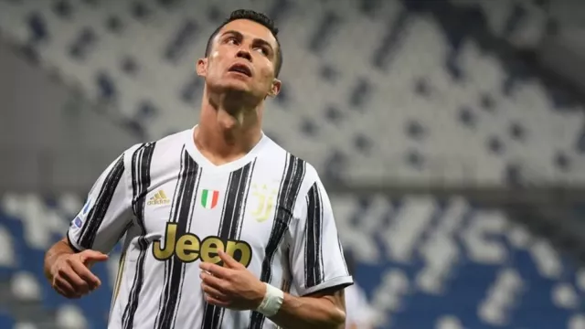 Kode Keras Juventus, Jersey Ronaldo Tidak Ada di Toko Resmi - GenPI.co