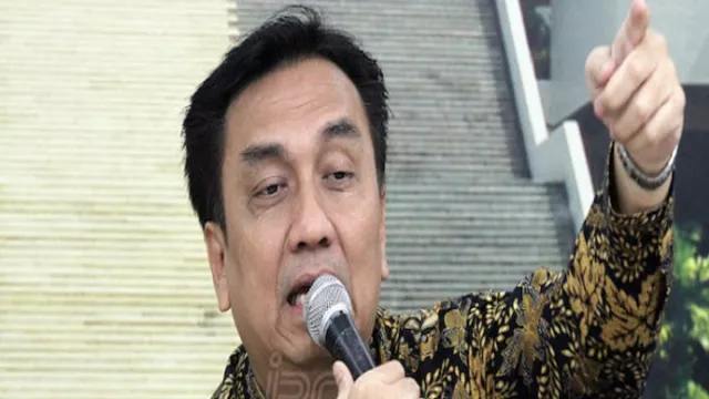 Wacana Jokowi 3 Periode, Effendi Simbolon Kena Skakmat! - GenPI.co