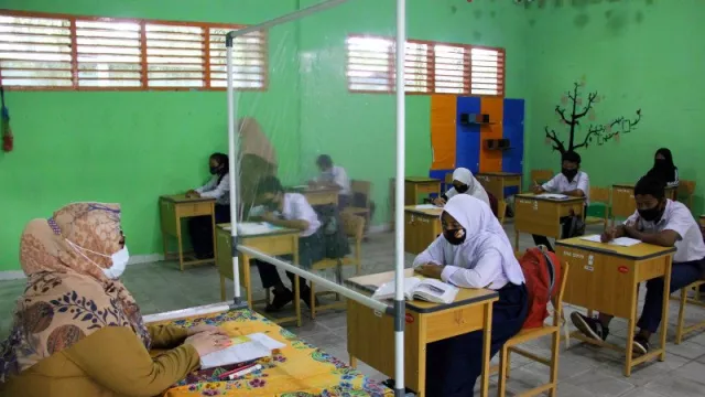 Sekolah Boleh Tatap Muka Tapi Ingat Peraturan Ini - GenPI.co