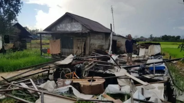 Angin Kencang, Puluhan Rumah Rusak di Kalimantan Selatan - GenPI.co