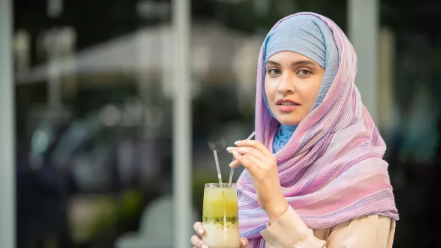 Ini Dia 5 Tips Merawat Rambut Sehat untuk Hijabers - GenPI.co