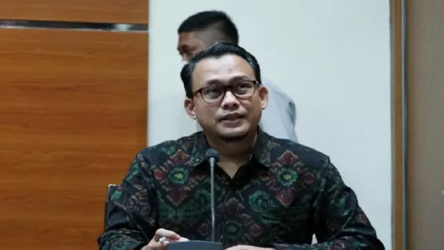 KPK Periksa Anak Budhi Sarwono Terkait Kasus TPPU - GenPI.co