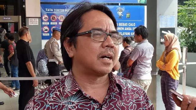 Ade Armando Bongkar Derita Ganjar Pranowo: Kematian PDIP Segera.. - GenPI.co