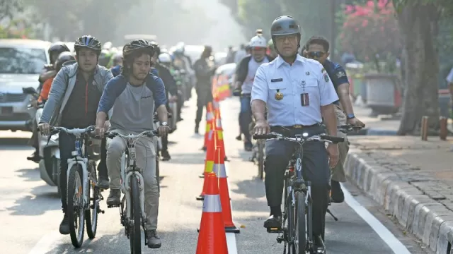 Gubernur Anies Baswedan Tetapkan Karyawan Perkantoran Jakarta WFH - GenPI.co