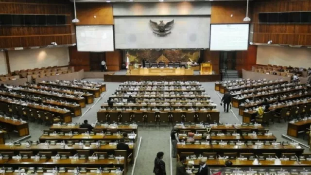 Pengamat Minta Penegak Hukum Cek Kejanggalan Pengadaan Gorden DPR - GenPI.co