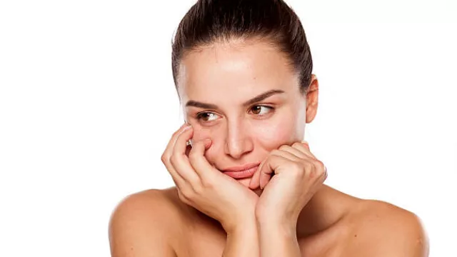 Kulit Belang Karena Sering Berjemur? Simak 4 Tips Alami ini - GenPI.co Kulit Belang Karena Sering Berjemur? Simak 4 Tips Alami ini - GenPI.co