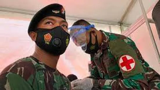 TNI-Polri Bersatu Padu Sukseskan Dua Juta Vaksinasi Bulan Agustus - GenPI.co