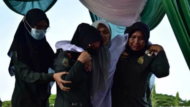 Seorang Terpidana Pingsan Usai Dihukum Cambuk di Aceh - GenPI.co