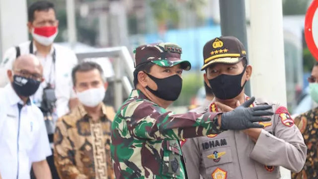 Zaki Mubarak: Jangan Menggoda TNI untuk Berpolitik - GenPI.co
