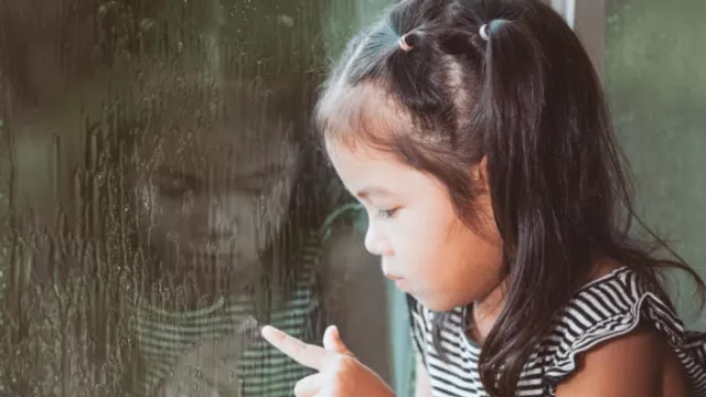 Anak Menunjukkan 3 Sikap Ini, Tanda Sering Dibentak Orang Tua - GenPI.co