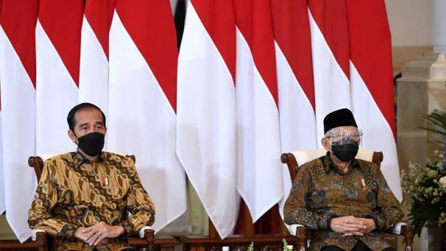 Jokowi Kerepotan Urus Covid, Maruf Amin ke Mana? - GenPI.co