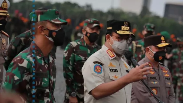 Suara Lantang Anies Saat Tinjau 3 Cek Poin PPKM Darurat - GenPI.co