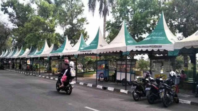 PKL di Alun-alun Dibubarkan Mendadak, DPRD Geram - GenPI.co