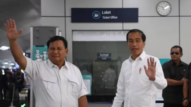 Isu Jokowi 3 Periode, Pengamat: Bisa Jadi Jebakan Batman - GenPI.co