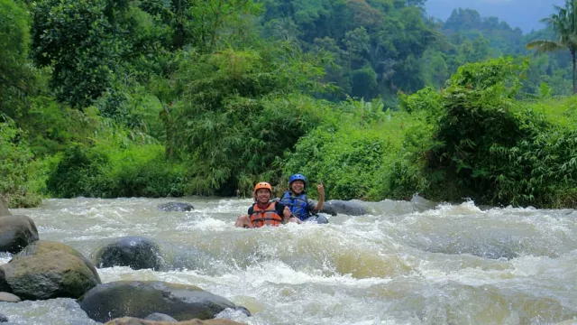 Sensasi Arum Jeram di Ngaprak River Adventure Purwakarta, Wow! - GenPI.co