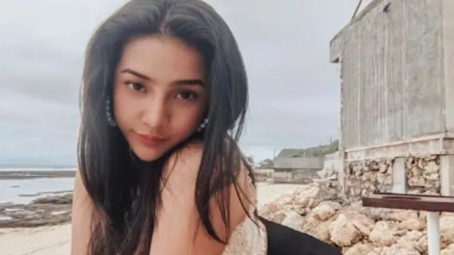 Anya Geraldine Buat Ulah Lagi, Bikin Lutut Pria Mendadak Lemas - GenPI.co