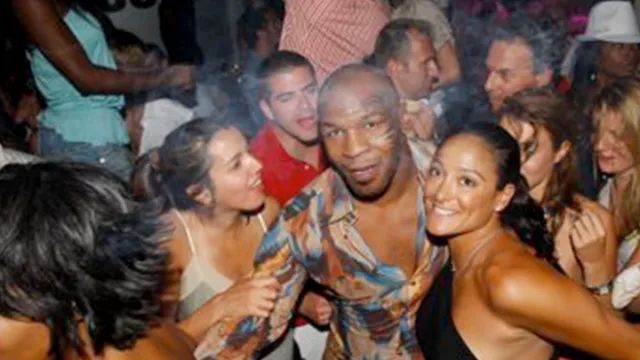 Saat Mike Tyson Rela Digilir Demi Puaskan Hawa Nafsunya - GenPI.co Saat Mike Tyson Rela Digilir Demi Puaskan Hawa Nafsunya - GenPI.co