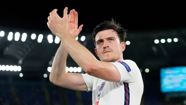 Menggila Saat Inggris Pesta Gol, Harry Maguire Dicaci Legenda MU - GenPI.co