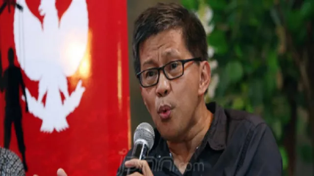 Rocky Gerung Minta DPR Lakukan Kebijakan Radikal Soal Pandemi - GenPI.co