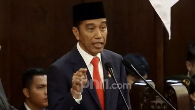 Kabar Baik Saat Pandemi Jika Jokowi Ambil Alih Komando - GenPI.co
