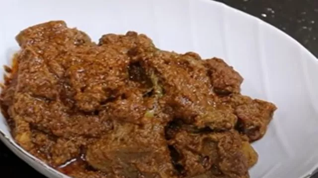 Masih Punya Daging Sapi? Buat Stok Lauk Rendang Aja, Nih Resepnya - GenPI.co