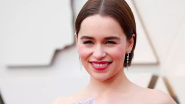 Emilia Clarke Mengaku Dimata-matai Orang Marvel, Kenapa Ya? - GenPI.co