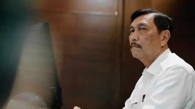 Luhut Mendadak Panggil Dokter, Ada Apa? - GenPI.co